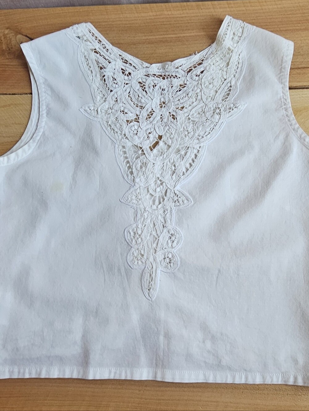 White Lace Trim Sleeveless Button Front Top - Picture 2 of 10